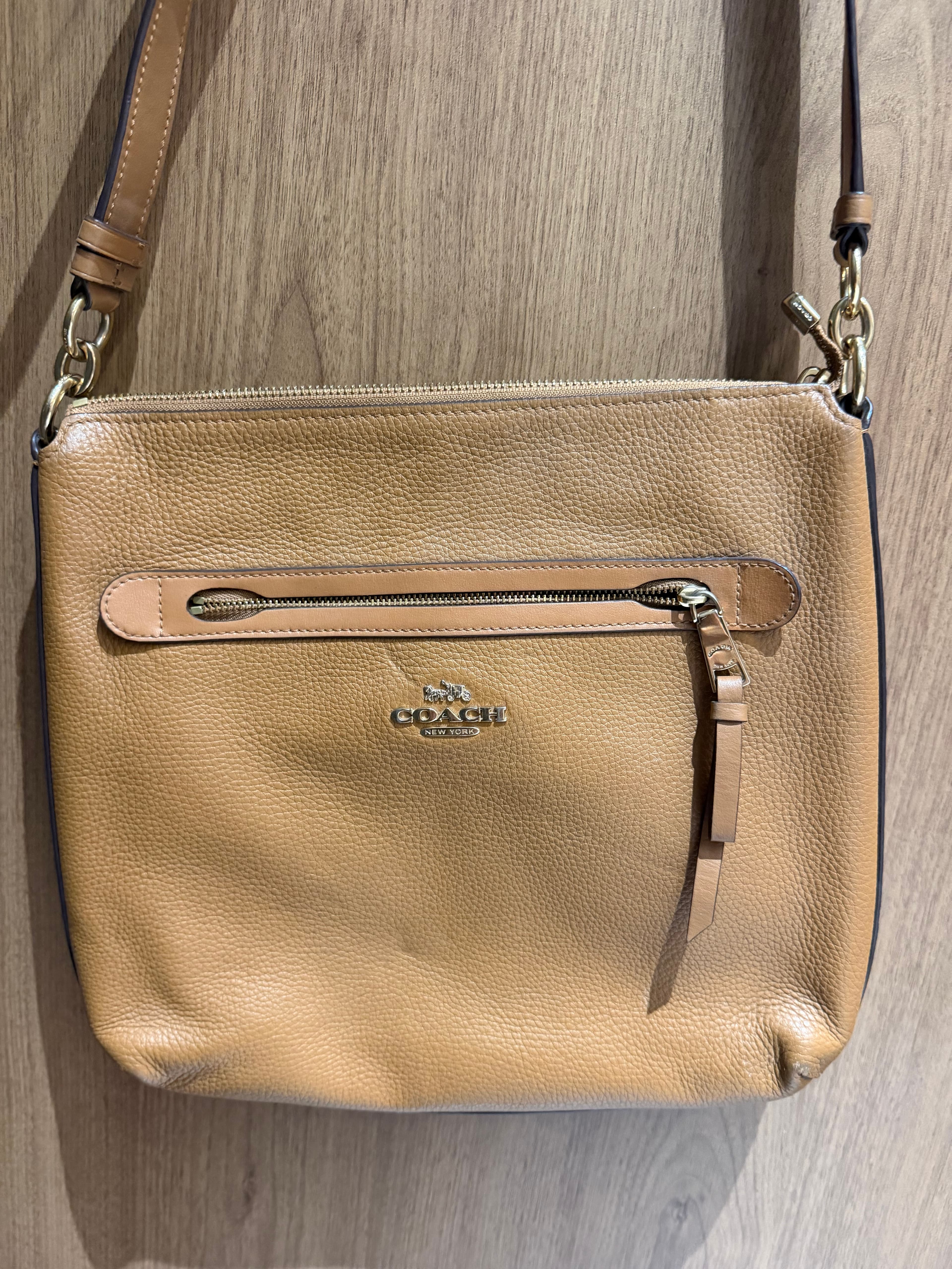 COACH SLING BAG - Image 2